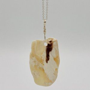 Shell Pendant on 24" Silver Chain Necklace; S24-09